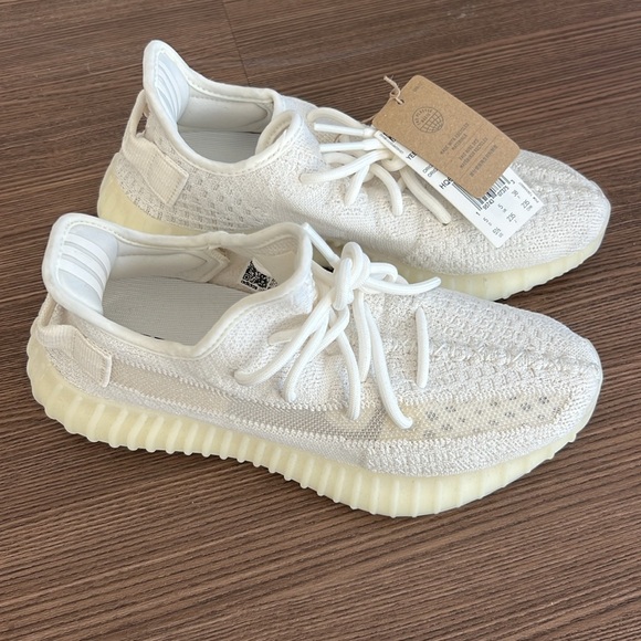 ADIDAS YEEZY BOOST 350 V2 BONE - Picture 2 of 6